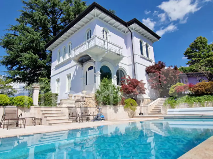 Immagine 3 di Villa in vendita  a San Zeno Di Montagna