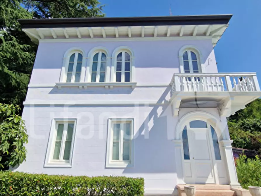 Immagine 9 di Villa in vendita  a San Zeno Di Montagna