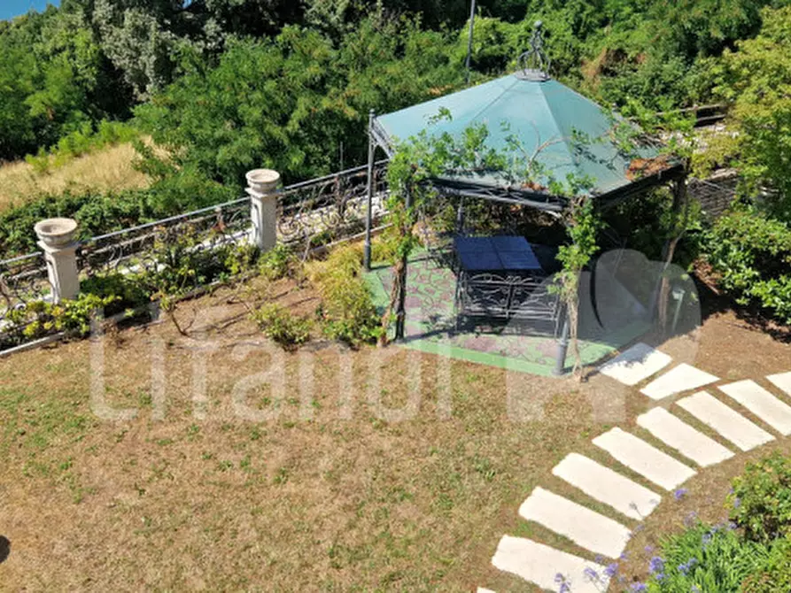 Immagine 19 di Villa in vendita  a San Zeno Di Montagna