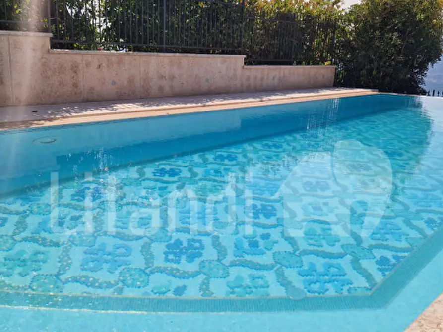 Immagine 22 di Villa in vendita  a San Zeno Di Montagna