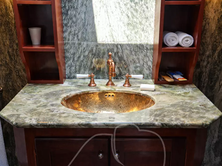 Immagine 31 di Villa in vendita  a San Zeno Di Montagna