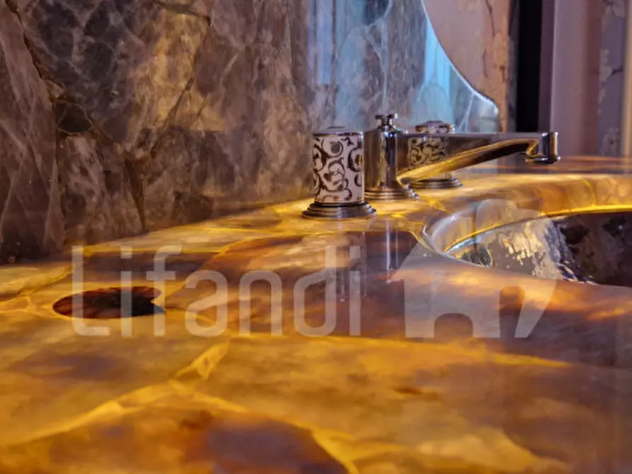 Immagine 43 di Villa in vendita  a San Zeno Di Montagna