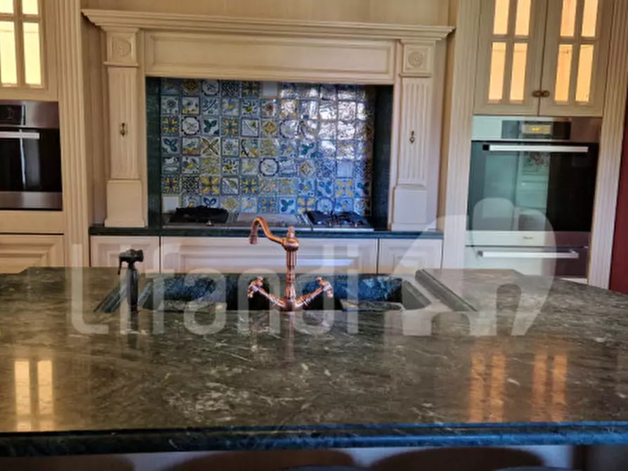 Immagine 49 di Villa in vendita  a San Zeno Di Montagna