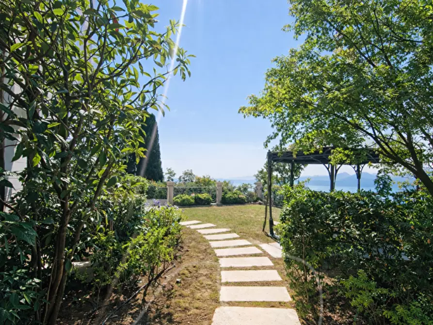 Immagine 65 di Villa in vendita  a San Zeno Di Montagna