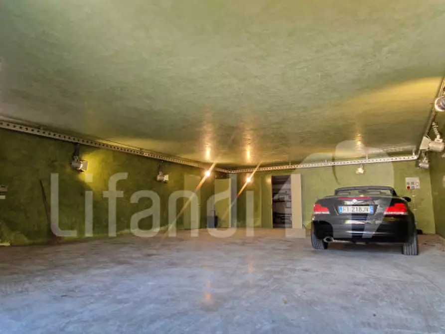 Immagine 73 di Villa in vendita  a San Zeno Di Montagna