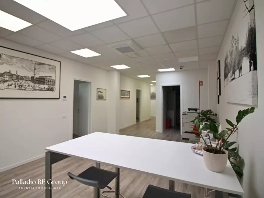 Immagine 3 di Ufficio in vendita  in Via Battaglione Val Leogra a Vicenza