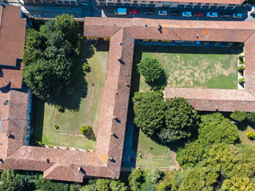 Immagine 3 di Villa in vendita  in Via Giordano Govanni Giassi 3 a Lonate Pozzolo