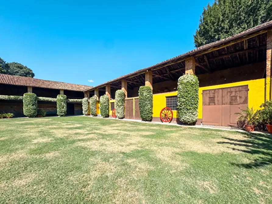 Immagine 5 di Villa in vendita  in Via Giordano Govanni Giassi 3 a Lonate Pozzolo