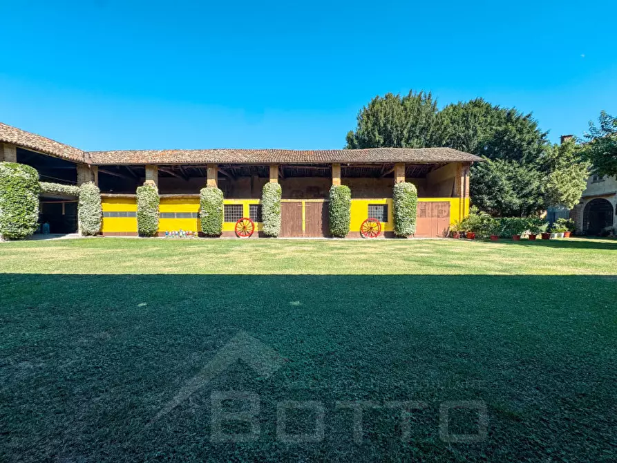 Immagine 6 di Villa in vendita  in Via Giordano Govanni Giassi 3 a Lonate Pozzolo