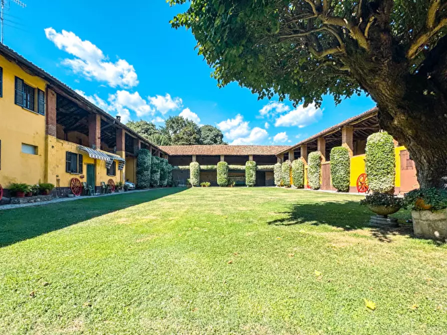 Immagine 8 di Villa in vendita  in Via Giordano Govanni Giassi 3 a Lonate Pozzolo