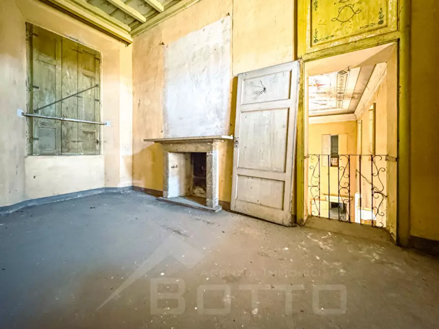 Immagine 25 di Villa in vendita  in Via Giordano Govanni Giassi 3 a Lonate Pozzolo