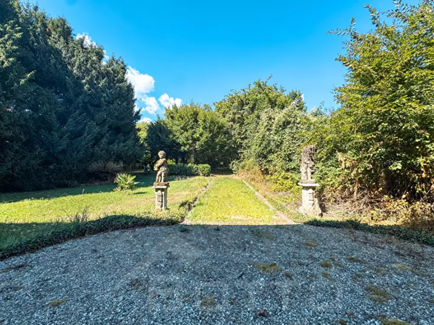 Immagine 27 di Villa in vendita  in Via Giordano Govanni Giassi 3 a Lonate Pozzolo