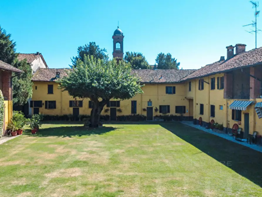 Immagine 29 di Villa in vendita  in Via Giordano Govanni Giassi 3 a Lonate Pozzolo