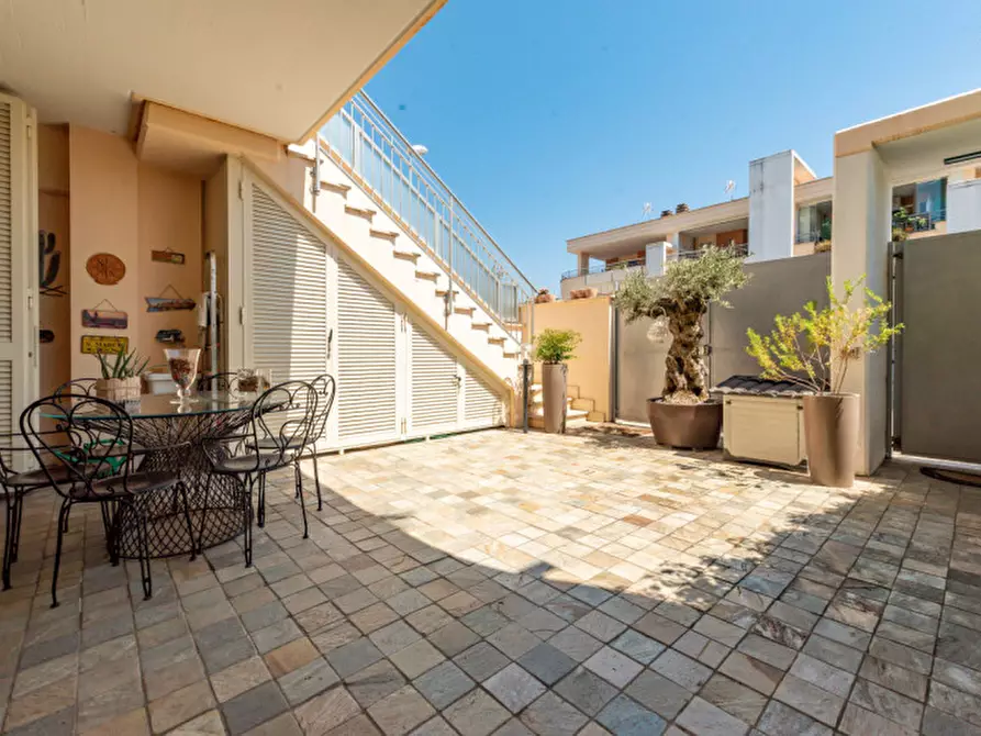 Immagine 6 di Villa in vendita  in Via Carlo Boscarato 10 a Roma