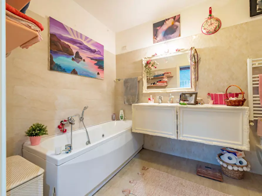 Immagine 10 di Villa in vendita  in Via Carlo Boscarato 10 a Roma