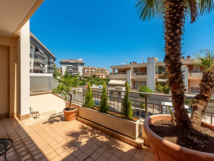 Immagine 24 di Villa in vendita  in Via Carlo Boscarato 10 a Roma