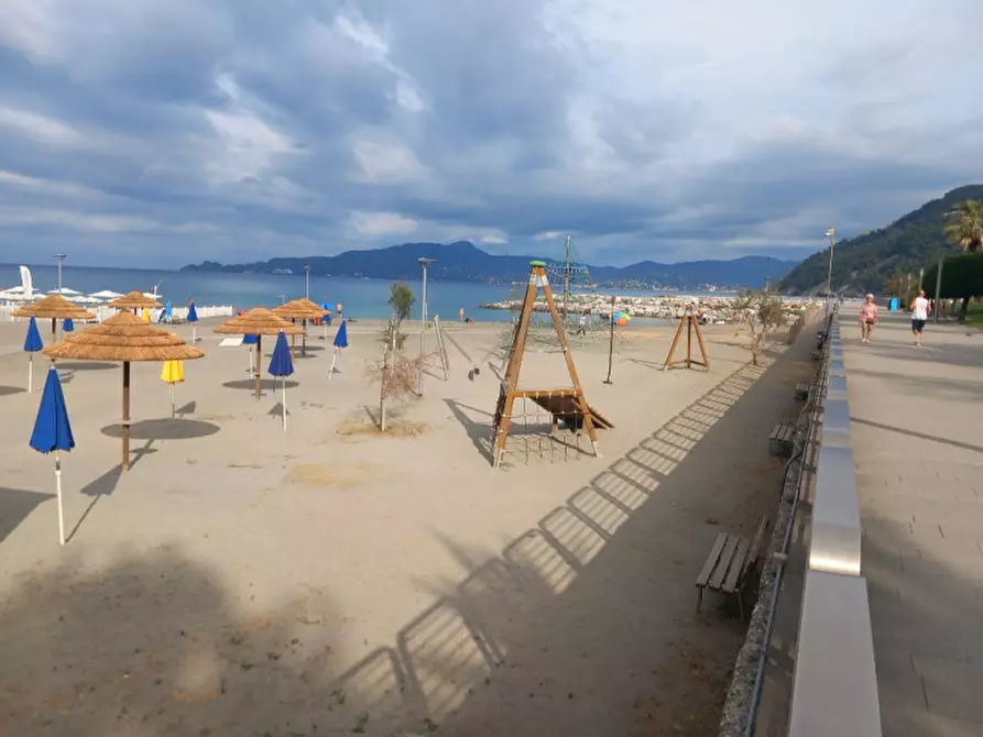 Immagine 1 di Appartamento in vendita  in Via Colonnello Enrico Franceschi a Chiavari