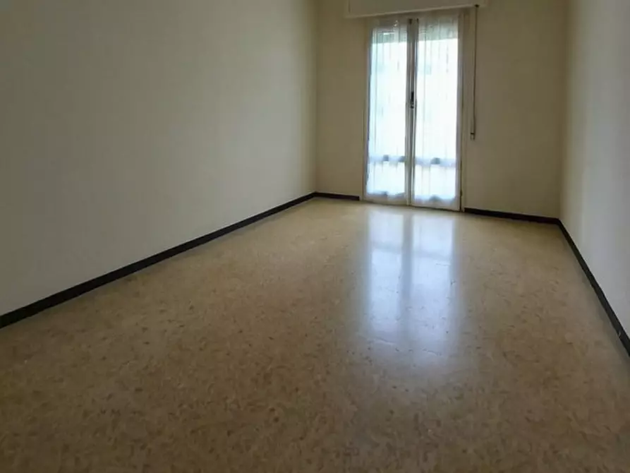 Immagine 3 di Appartamento in vendita  in Via Colonnello Enrico Franceschi a Chiavari