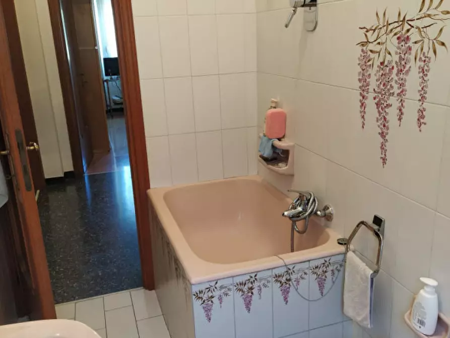 Immagine 13 di Appartamento in vendita  in Viale Virginia Centurione Bracelli a Genova