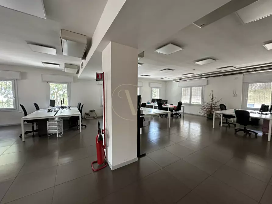 Immagine 11 di Ufficio in vendita  a Padova