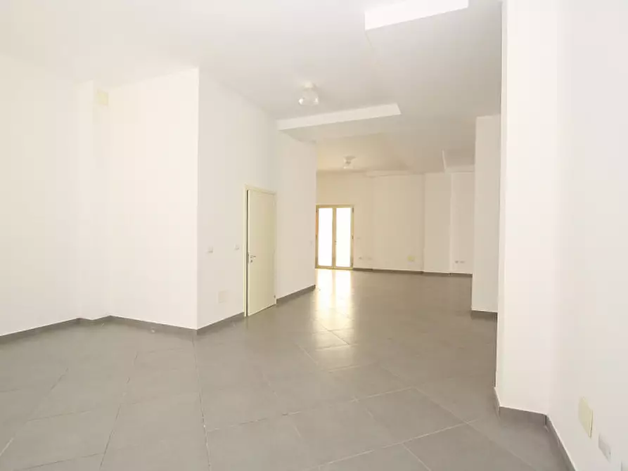 Immagine 3 di Attività commerciale in affitto  in Via Impero, Parabita, LE, Italia a Parabita