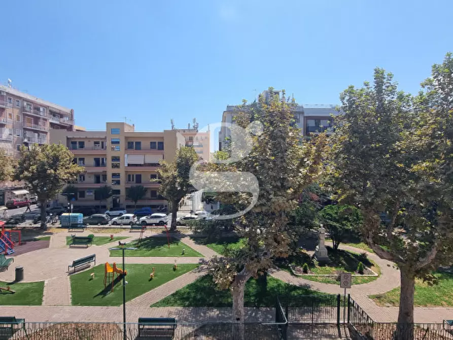 Immagine 1 di Appartamento in vendita  in Piazza Generale Gioacchino Nastasi,N°34 a Milazzo