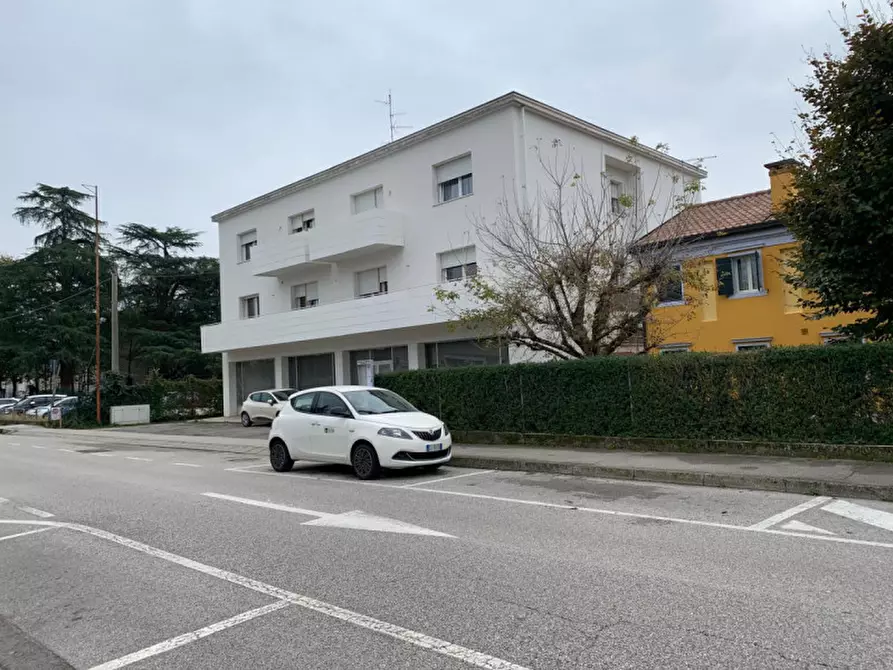 Immagine 1 di Negozio in vendita  in via Contarini a Piazzola Sul Brenta