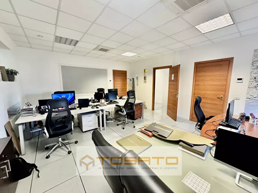 Immagine 4 di Ufficio in affitto  a Zevio