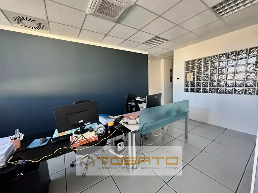 Immagine 9 di Ufficio in affitto  a Zevio