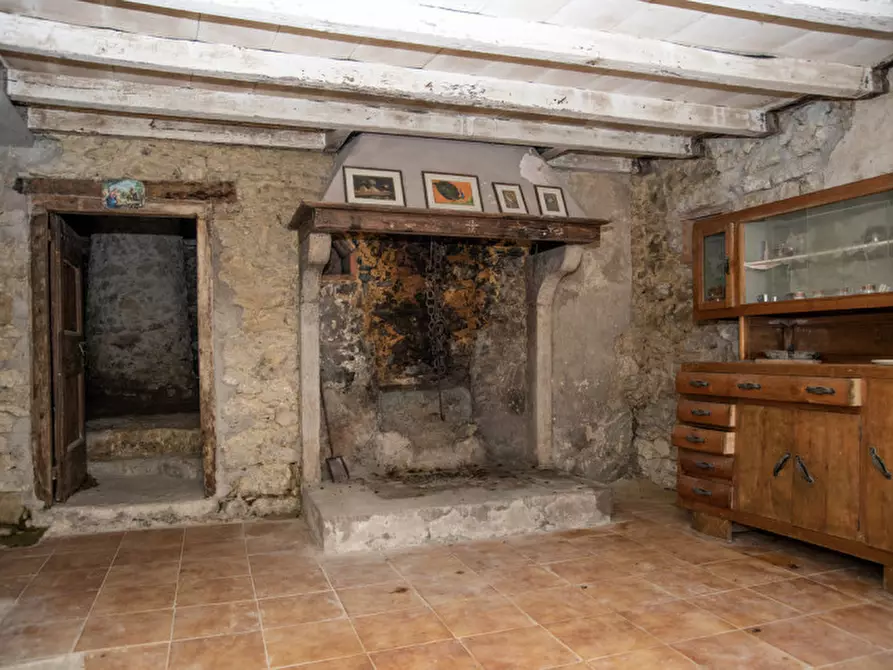 Immagine 2 di Rustico / casale in vendita  a Badia Calavena