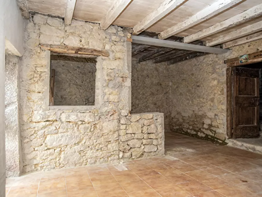 Immagine 5 di Rustico / casale in vendita  a Badia Calavena