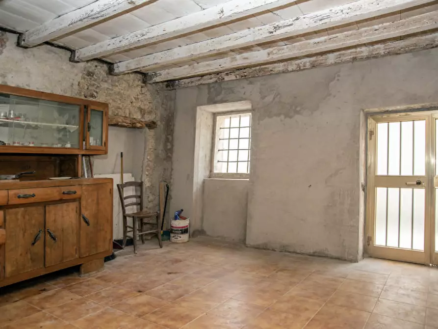 Immagine 10 di Rustico / casale in vendita  a Badia Calavena
