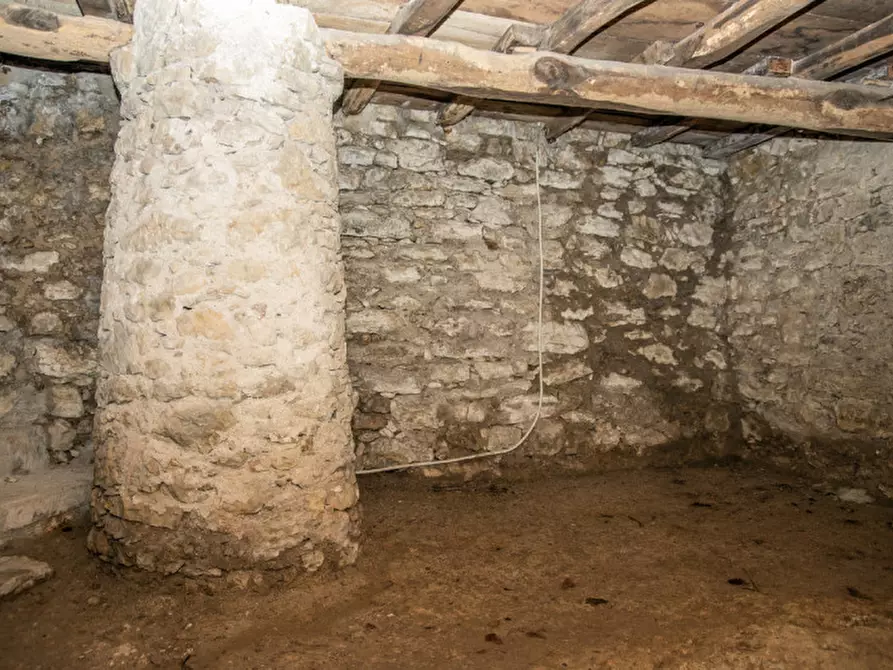 Immagine 12 di Rustico / casale in vendita  a Badia Calavena