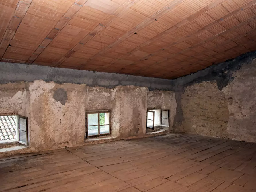 Immagine 29 di Rustico / casale in vendita  a Badia Calavena