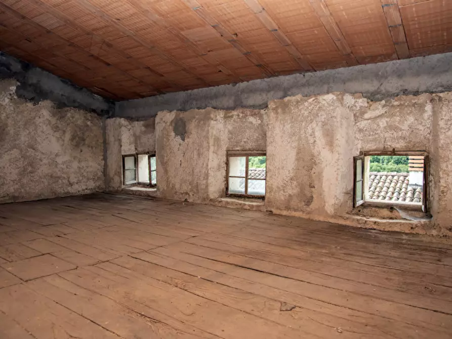 Immagine 30 di Rustico / casale in vendita  a Badia Calavena