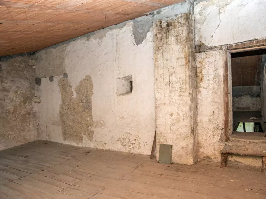 Immagine 32 di Rustico / casale in vendita  a Badia Calavena