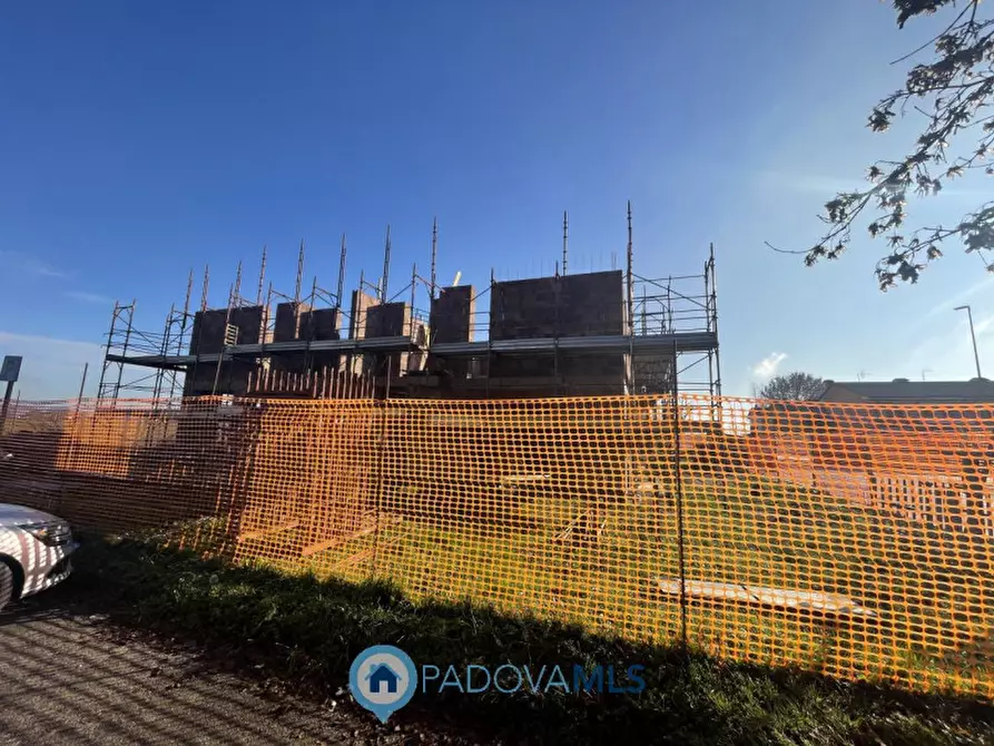 Immagine 1 di Casa quadrifamiliare in vendita  a Rubano