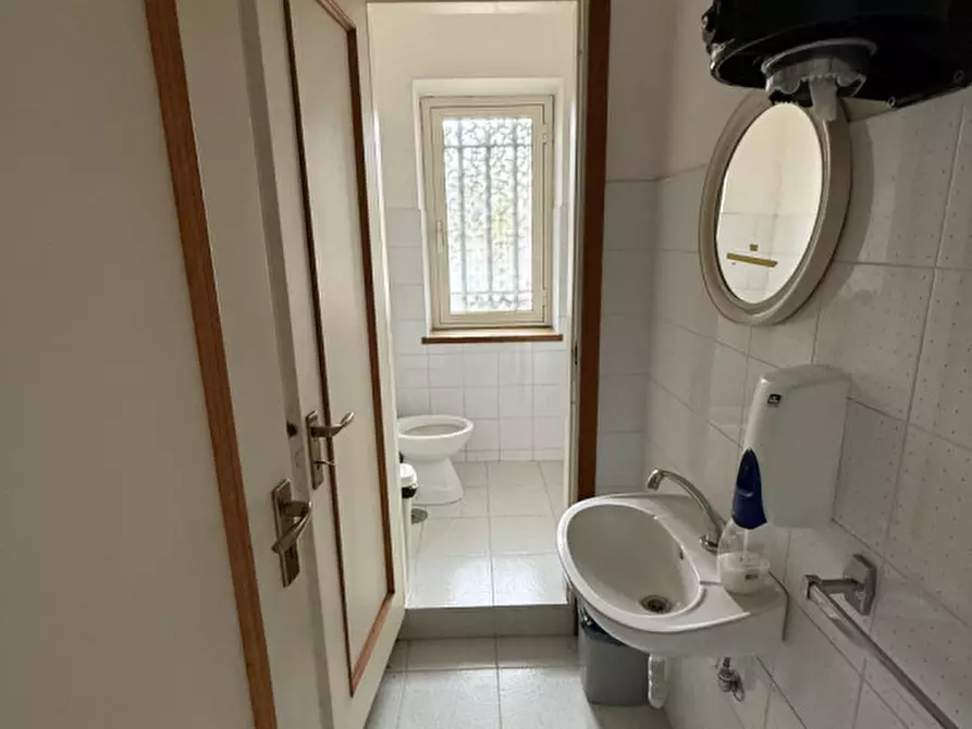 Immagine 7 di Ufficio in vendita  in Via delle Magnolie a Montalto Di Castro