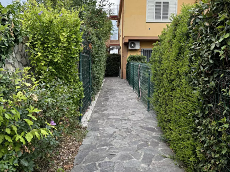 Immagine 11 di Ufficio in vendita  in Via delle Magnolie a Montalto Di Castro