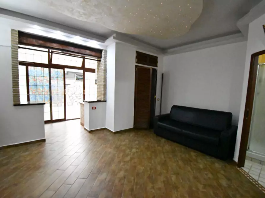 Immagine 3 di Appartamento in vendita  in Via Costanzo Casana a Roma