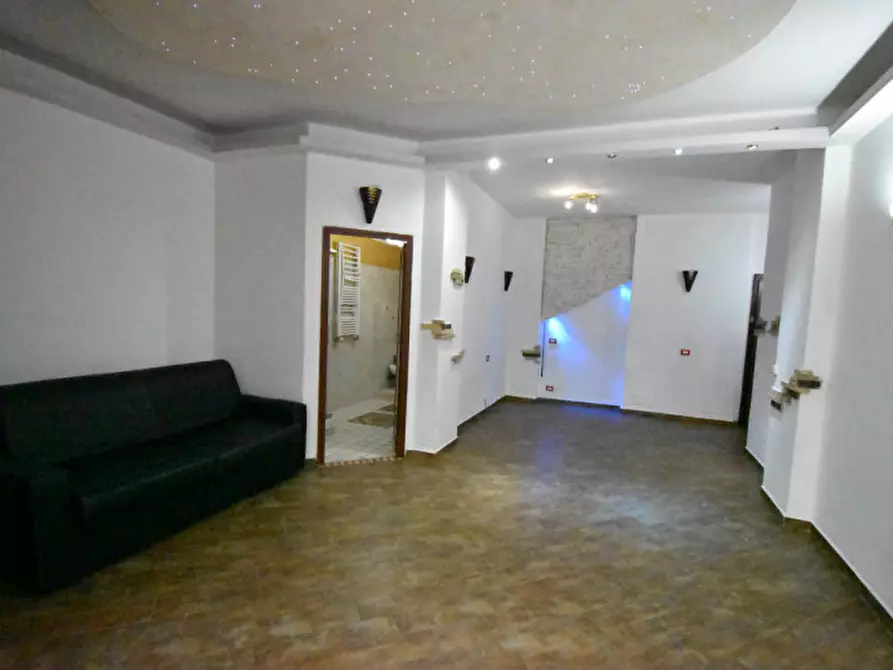 Immagine 5 di Appartamento in vendita  in Via Costanzo Casana a Roma