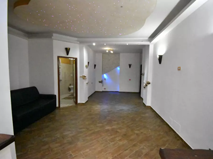 Immagine 6 di Appartamento in vendita  in Via Costanzo Casana a Roma