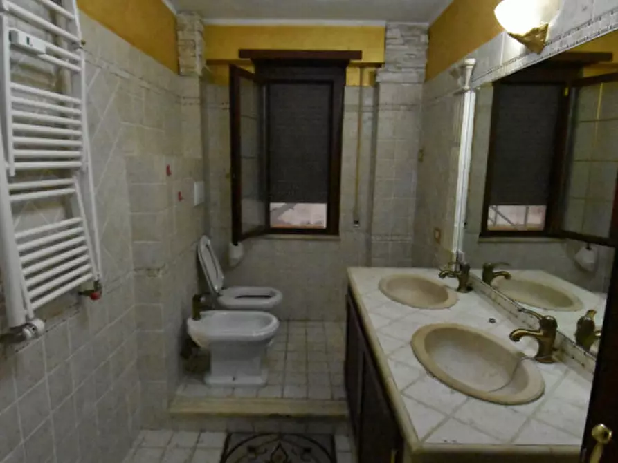 Immagine 19 di Appartamento in vendita  in Via Costanzo Casana a Roma
