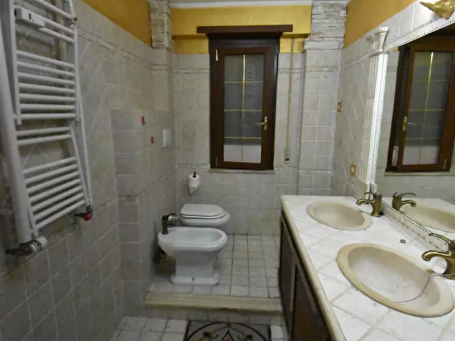 Immagine 20 di Appartamento in vendita  in Via Costanzo Casana a Roma