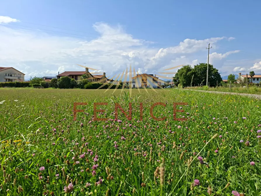 Immagine 12 di Terreno in vendita  in via feratine a Montebelluna