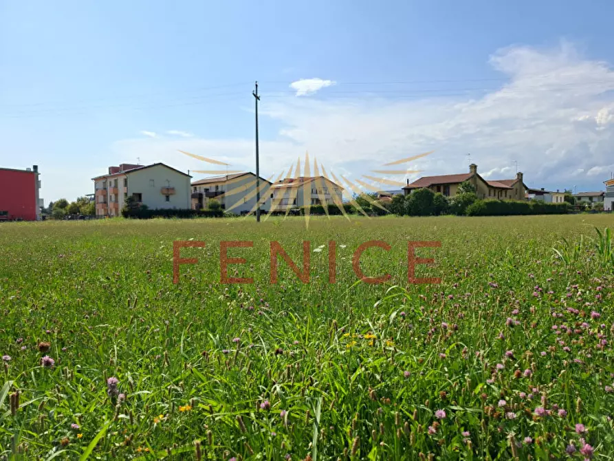 Immagine 13 di Terreno in vendita  in via feratine a Montebelluna