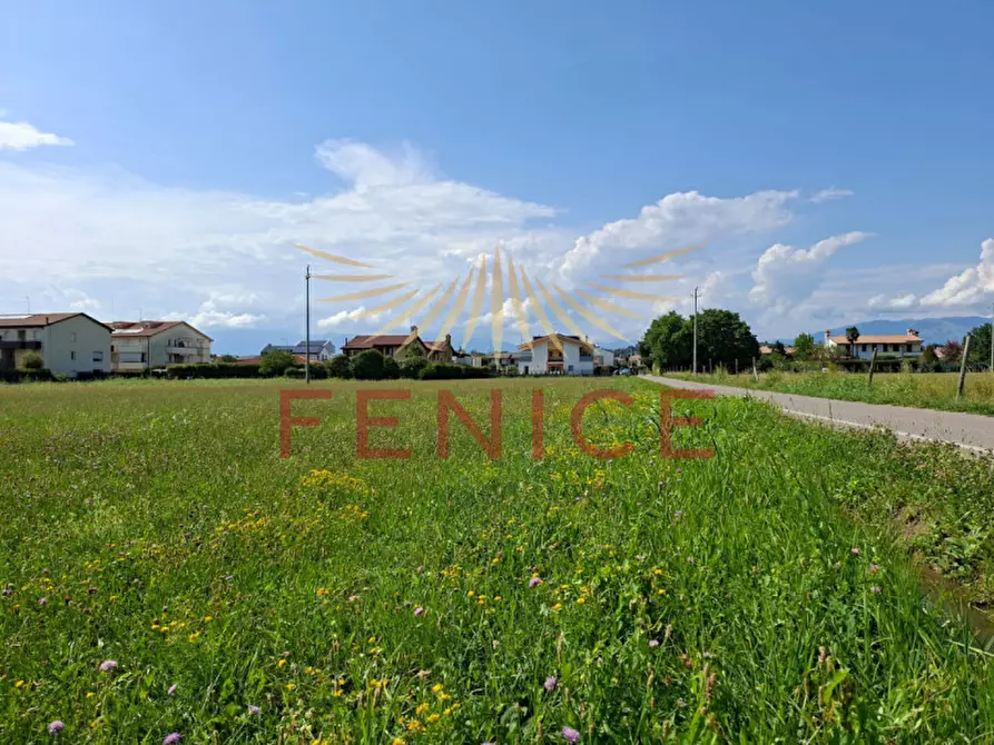 Immagine 25 di Terreno in vendita  in via feratine a Montebelluna