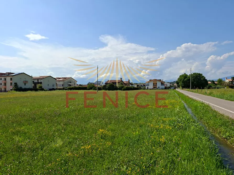 Immagine 26 di Terreno in vendita  in via feratine a Montebelluna