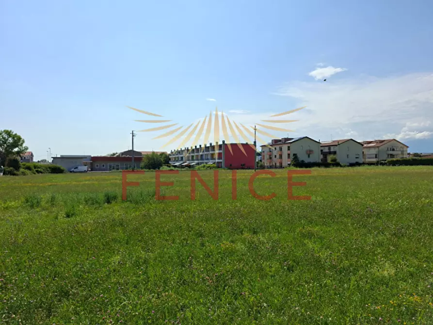 Immagine 28 di Terreno in vendita  in via feratine a Montebelluna