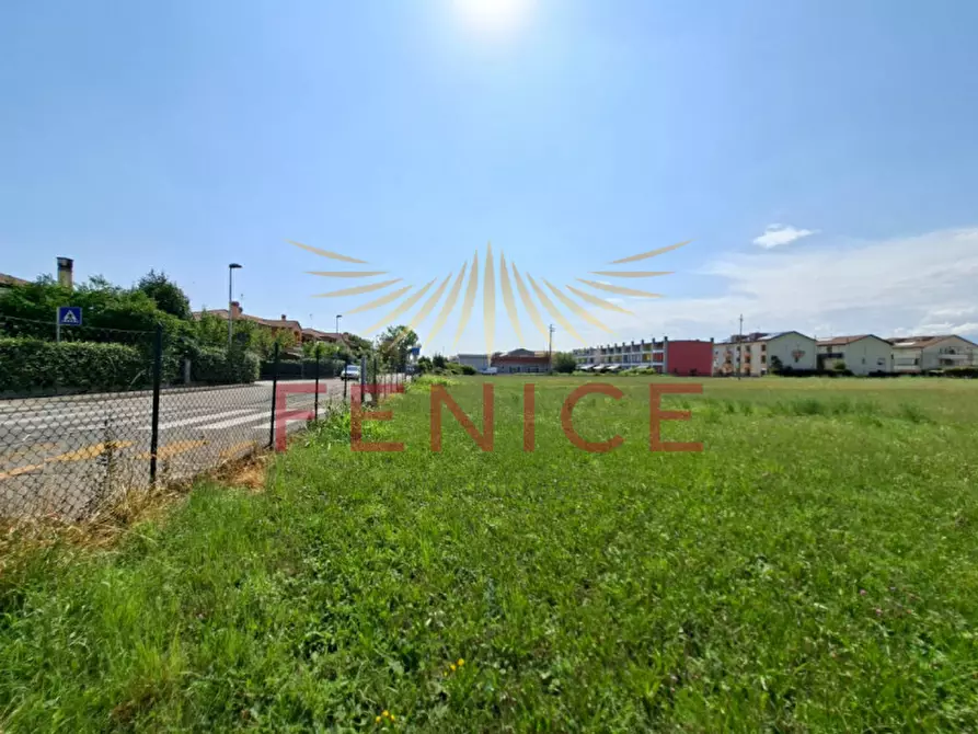 Immagine 29 di Terreno in vendita  in via feratine a Montebelluna